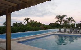 Casa de hospedes em condominio com lazer